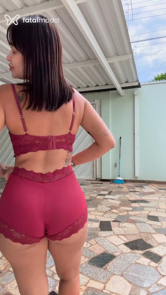 Acompanhante mulher com cabelo castanho de olhos castanhos - Mel