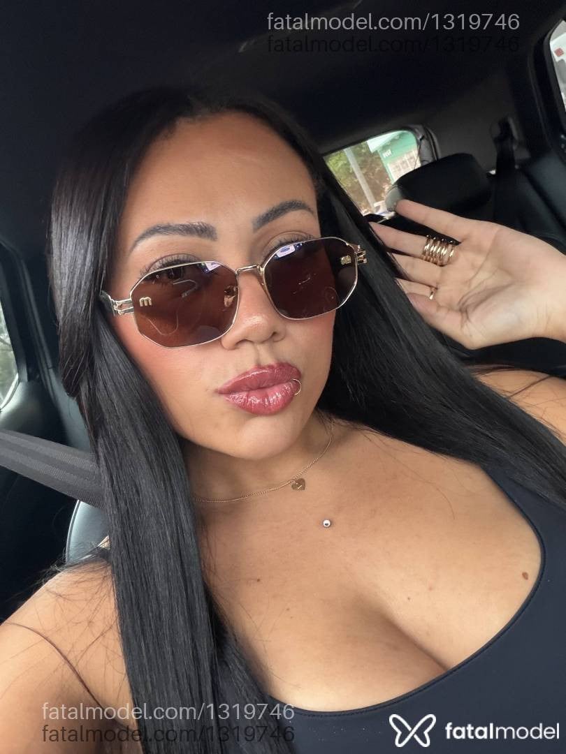 Acompanhante mulher morena (o) de olhos castanhos em Manhuaçu - Majju
