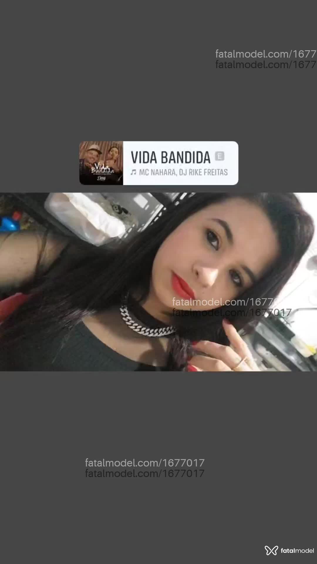 Acompanhante mulher com cabelo castanho de olhos castanhos em Monte Carmelo Acompanhante mulher com cabelo castanho de olhos castanhos em Monte Carmelo - Caroline