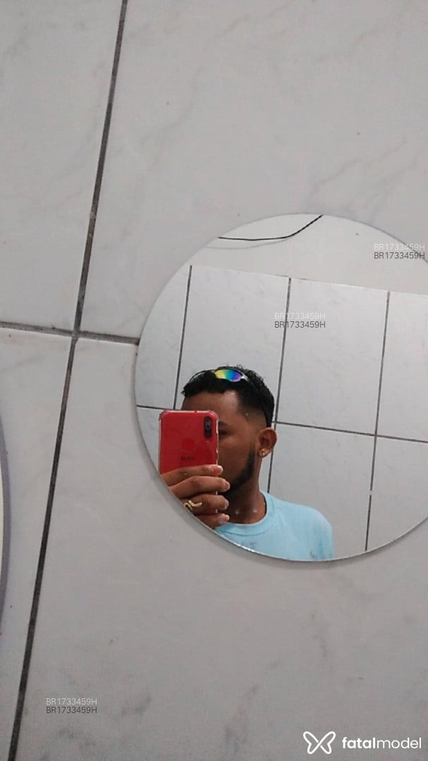 Acompanhante homem morena (o) de olhos pretos em Brusque - Eduh