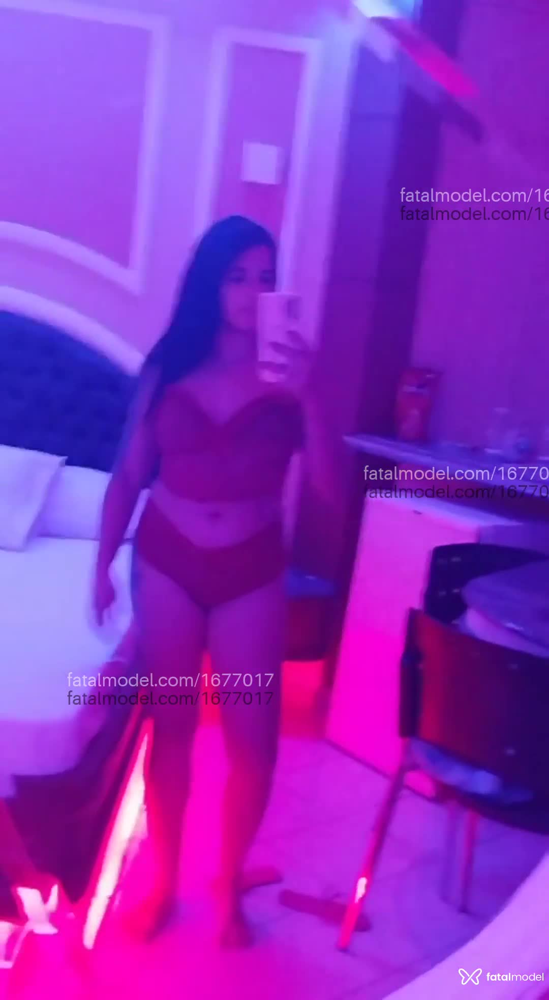 Acompanhante mulher com cabelo castanho de olhos castanhos em Monte Carmelo Acompanhante mulher com cabelo castanho de olhos castanhos em Monte Carmelo - Caroline