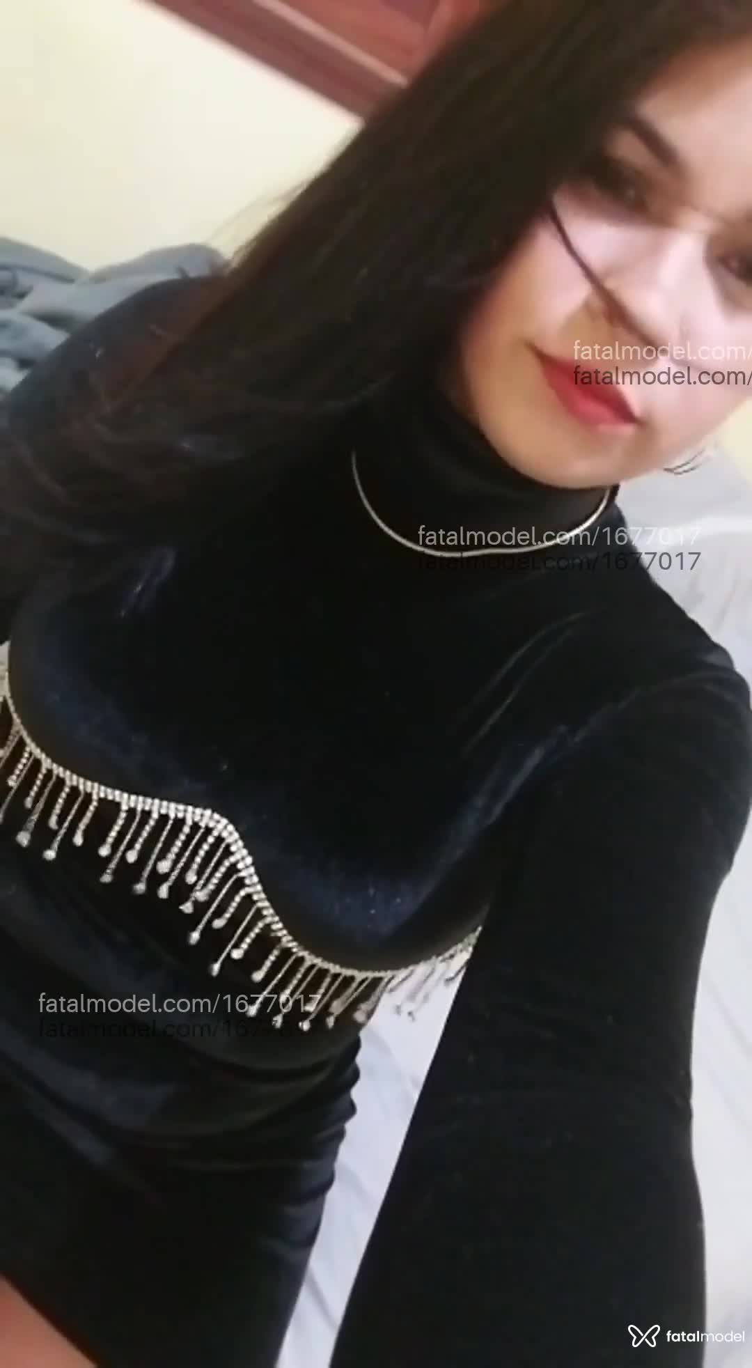 Acompanhante mulher com cabelo castanho de olhos castanhos em Monte Carmelo Acompanhante mulher com cabelo castanho de olhos castanhos em Monte Carmelo - Caroline