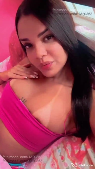 Acompanhante mulher com cabelo castanho de olhos castanhos em Limeira - Karyna