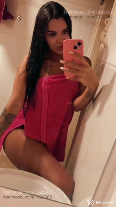 Acompanhante mulher com cabelo castanho de olhos castanhos em Limeira - Karyna