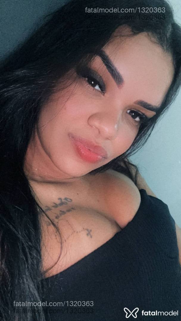 Acompanhante mulher com cabelo castanho de olhos castanhos - Karyna