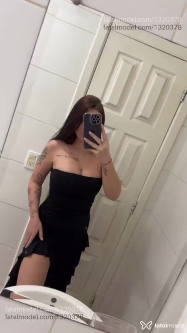 Acompanhante mulher com cabelo castanho de olhos mel em Curitiba Acompanhante mulher com cabelo castanho de olhos mel em Curitiba - Cibelli Cardoso