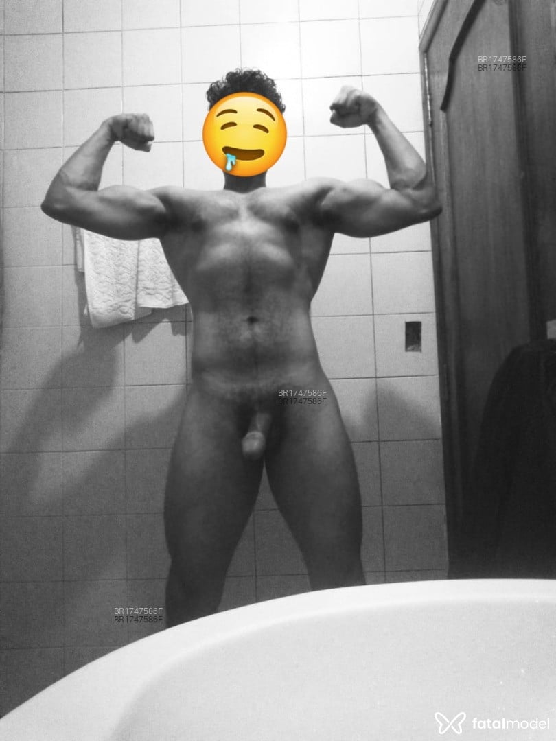 Acompanhante homem morena (o) de olhos pretos em São Paulo Acompanhante homem morena (o) de olhos pretos em São Paulo - Eddie