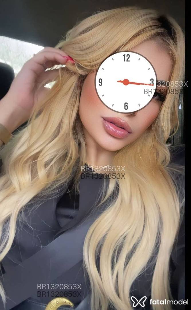 Acompanhante mulher loira (o) de olhos castanhos em Goiânia - Any Ferrari