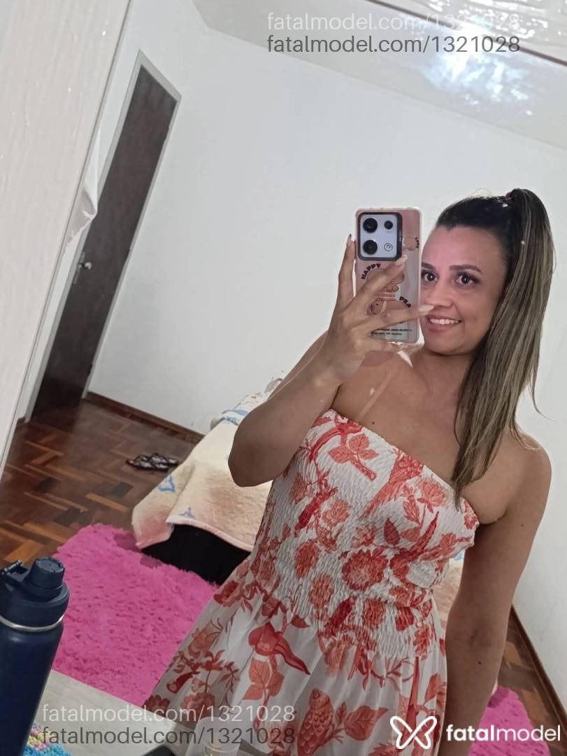 Acompanhante mulher loira (o) de olhos castanhos em Farroupilha Acompanhante mulher loira (o) de olhos castanhos em Farroupilha - Pietra