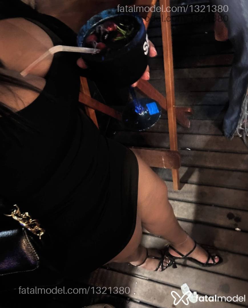Acompanhante mulher com cabelo castanho de olhos castanhos em Angra dos Reis - Fabiane Brito