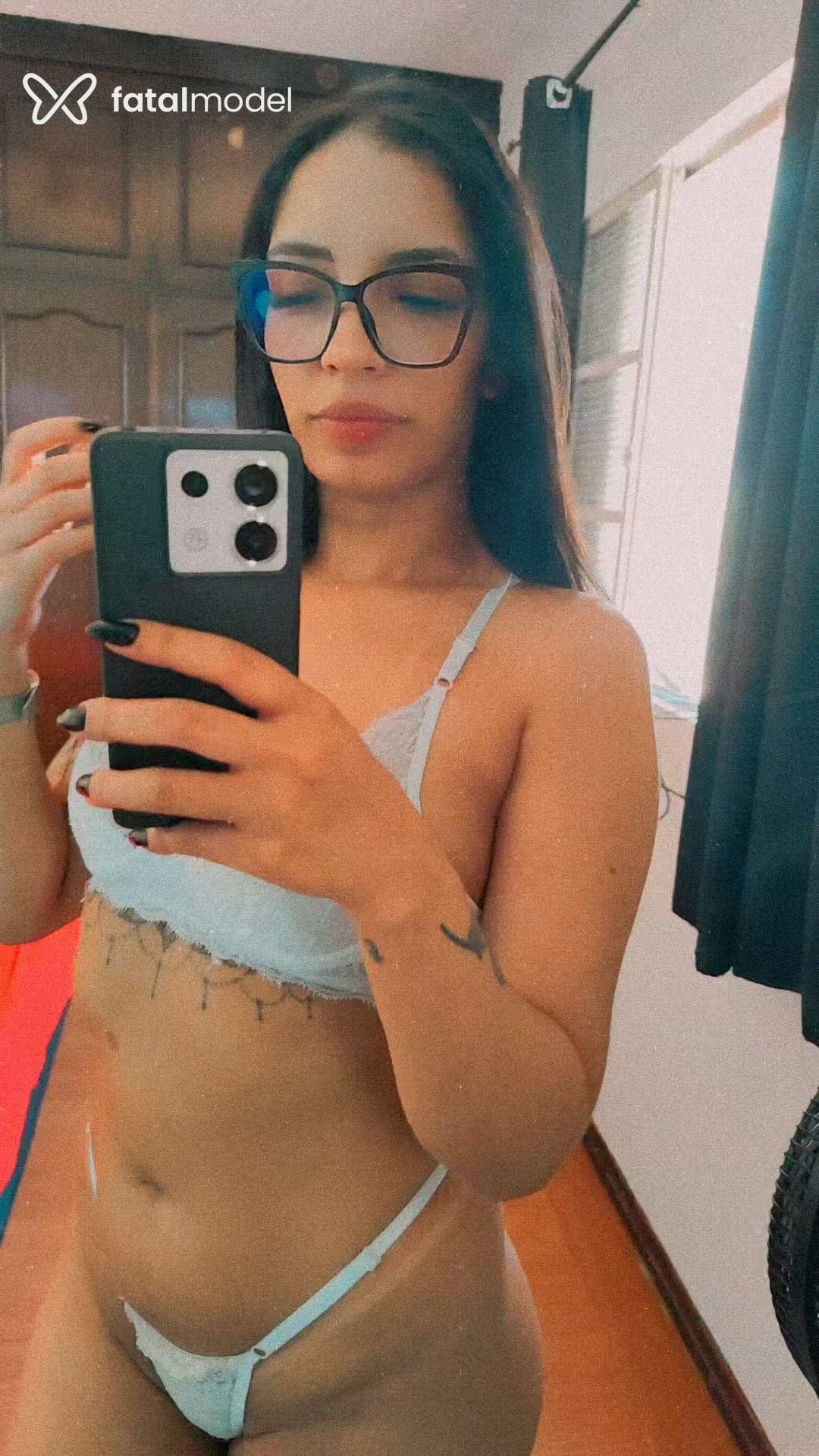 Acompanhante mulher morena (o) de olhos castanhos - Mavy Labomba