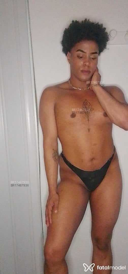 Acompanhante mulher trans com cabelo castanho de olhos castanhos em Rio de Janeiro - Valentina