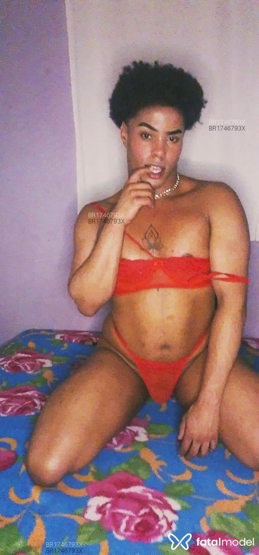 Acompanhante mulher trans com cabelo castanho de olhos castanhos em Rio de Janeiro - Valentina
