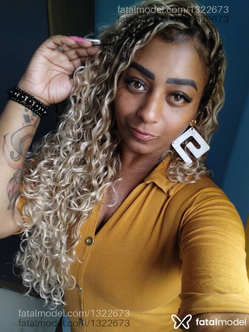 Acompanhante mulher loira (o) de olhos mel - Soraya mercês Acompanhante mulher loira (o) de olhos mel - Soraya mercês