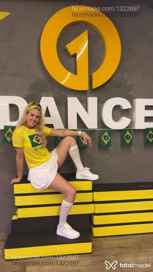 Acompanhante mulher loira (o) de olhos verdes em Toledo - Débora Liss