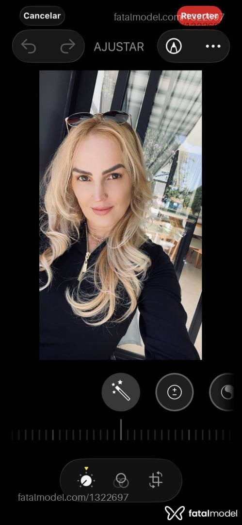 Acompanhante mulher loira (o) de olhos verdes - Débora Liss
