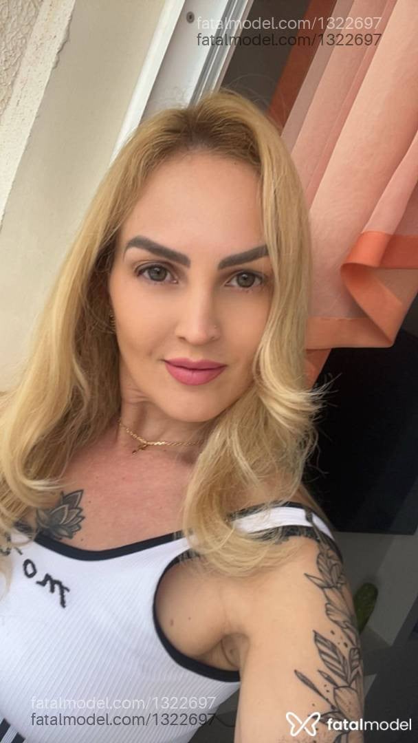 Acompanhante mulher loira (o) de olhos verdes - Débora Liss