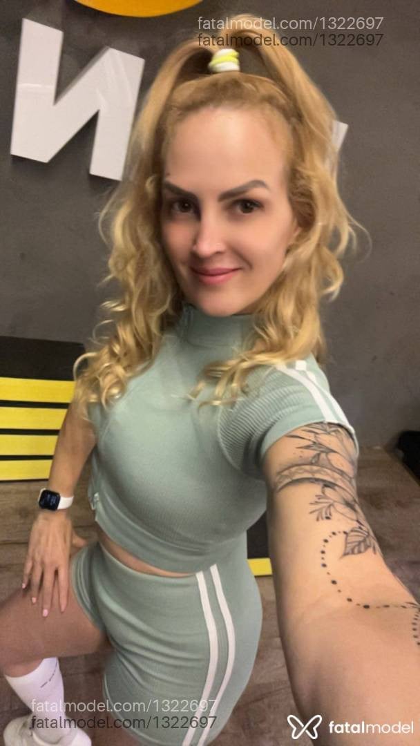 Acompanhante mulher loira (o) de olhos verdes - Débora Liss