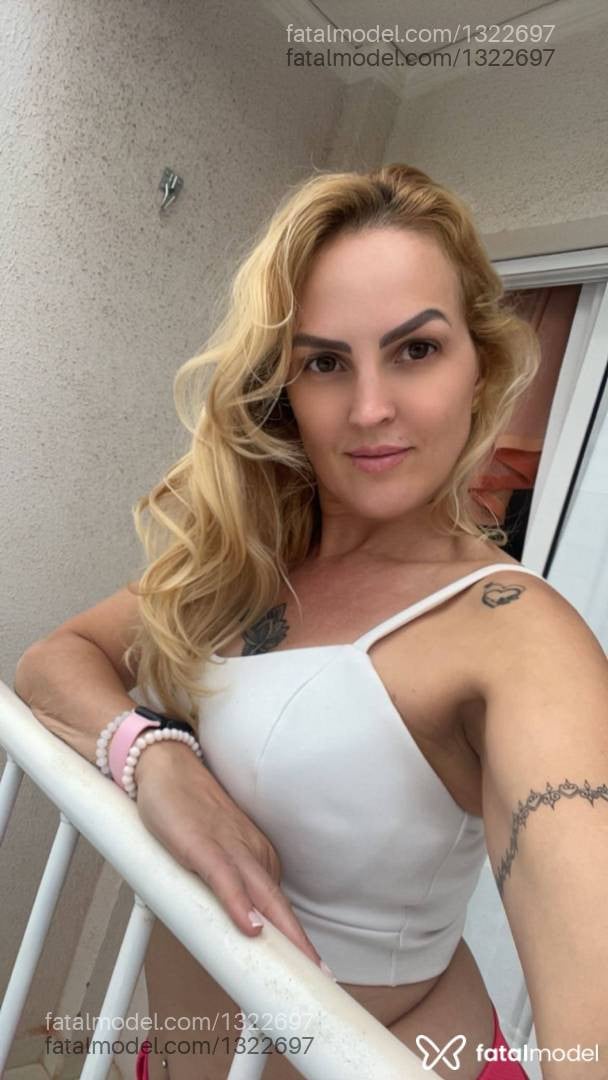 Acompanhante mulher loira (o) de olhos verdes - Débora Liss