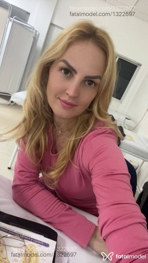 Acompanhante mulher loira (o) de olhos verdes - Débora Liss