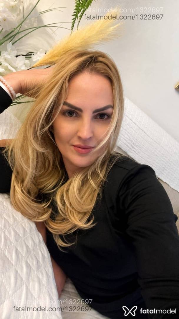 Acompanhante mulher loira (o) de olhos verdes - Débora Liss
