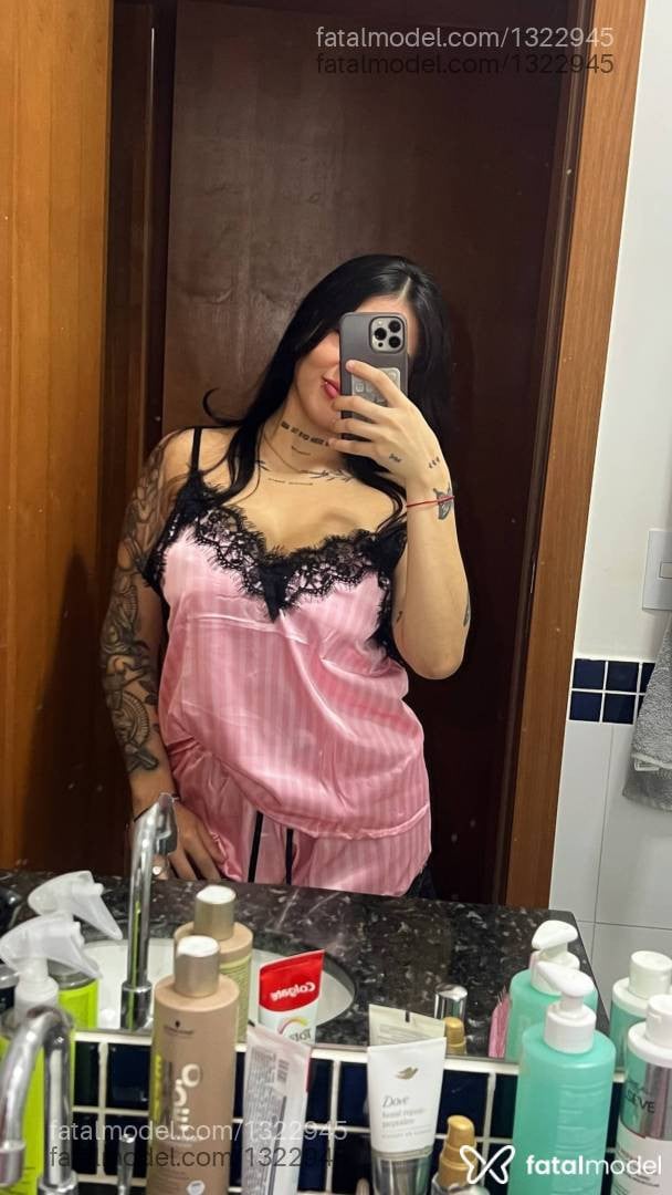 Acompanhante mulher morena (o) de olhos castanhos - Larissa