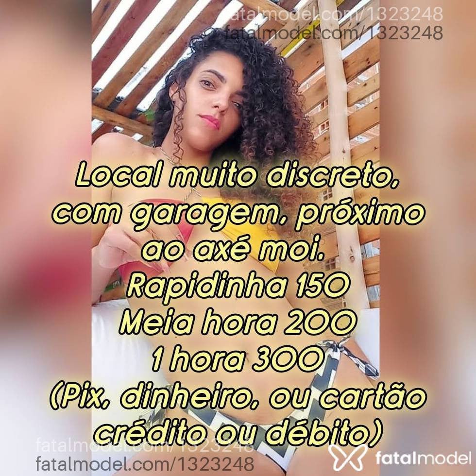 Acompanhante mulher loira (o) de olhos castanhos - Sophia Meireles