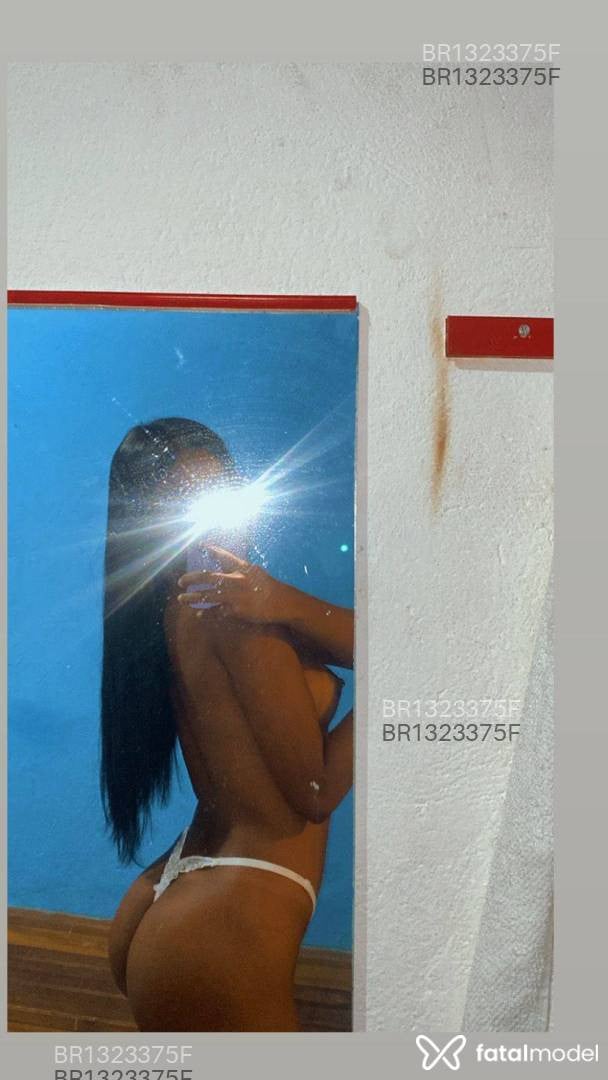 Acompanhante mulher morena (o) de olhos castanhos em Barbacena Acompanhante mulher morena (o) de olhos castanhos em Barbacena - Thyfannii