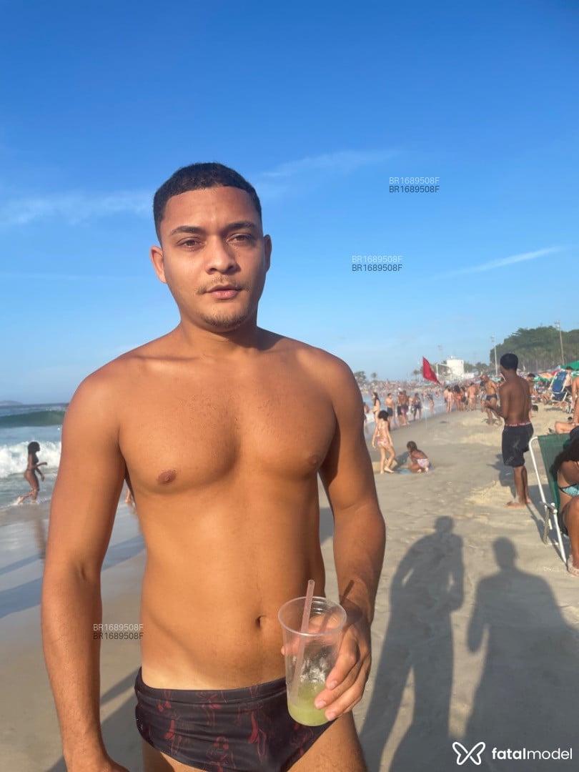 Acompanhante homem morena (o) de olhos castanhos em Rio de Janeiro - Caio aledot