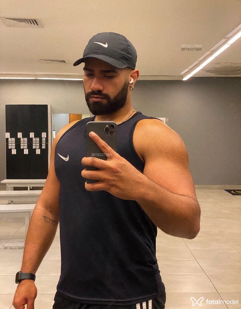 Acompanhante homem com cabelo castanho de olhos pretos em São Paulo Acompanhante homem com cabelo castanho de olhos pretos em São Paulo - BRUNO ABRANTES