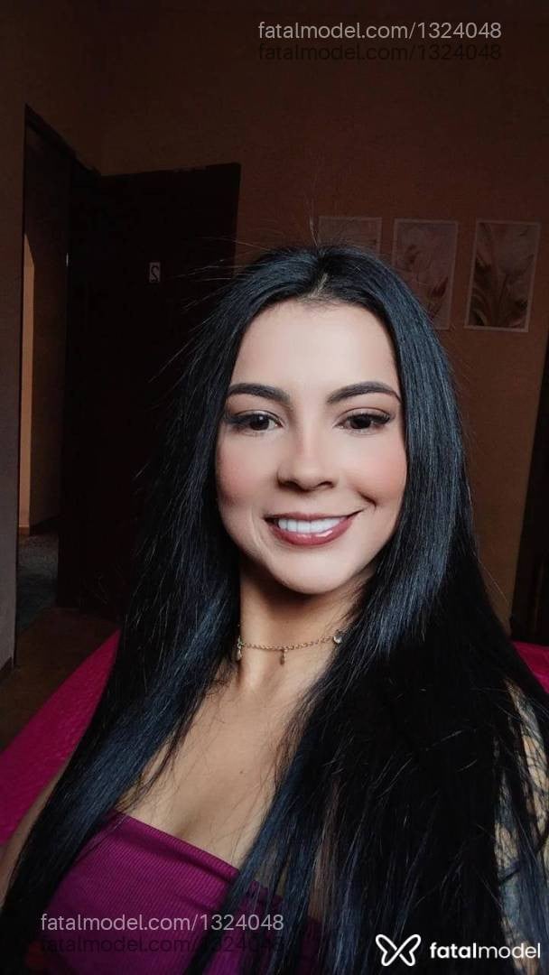 Acompanhante mulher morena (o) de olhos pretos - Talita