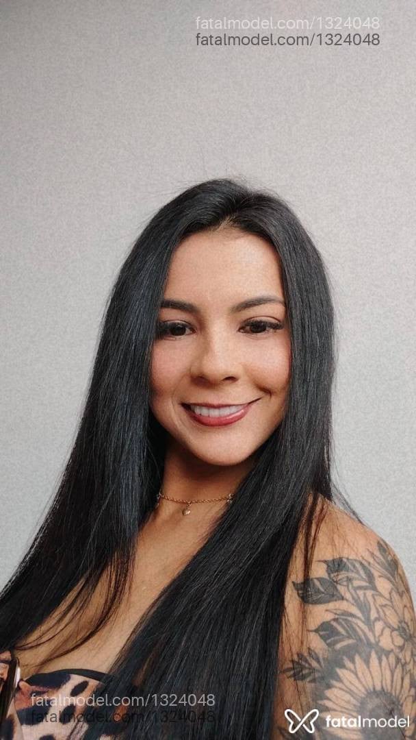 Acompanhante mulher morena (o) de olhos pretos - Talita