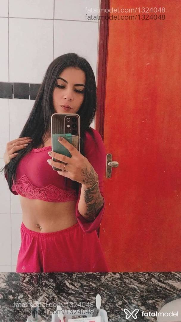 Acompanhante mulher morena (o) de olhos pretos - Talita