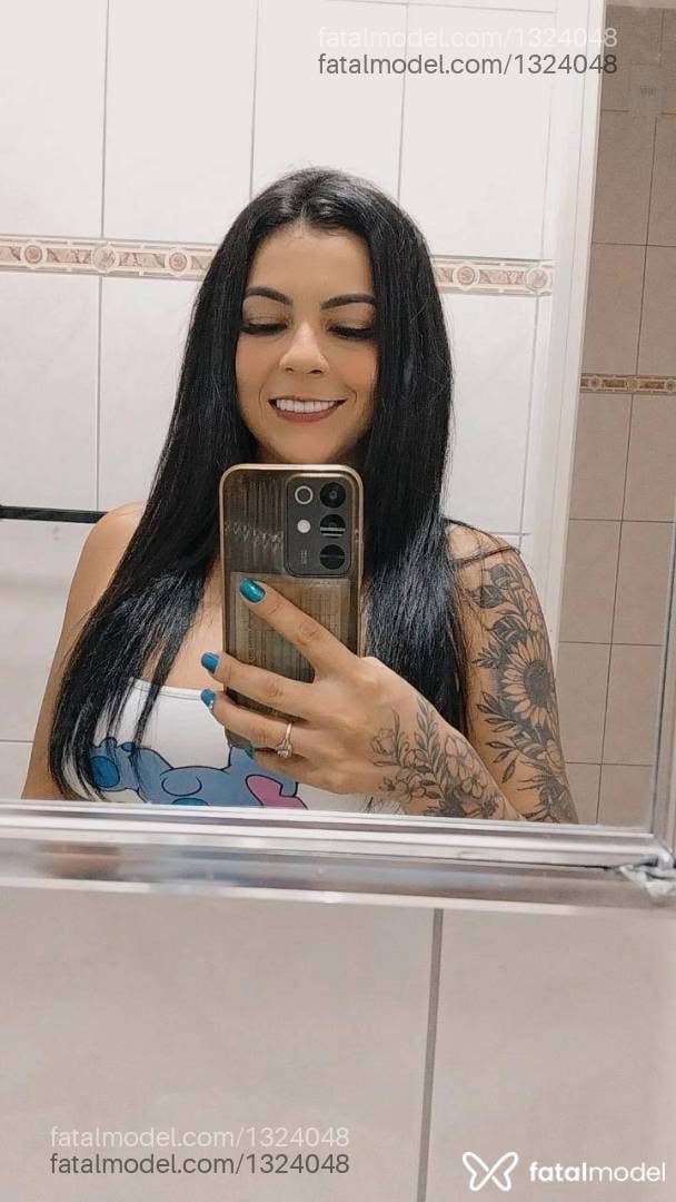 Acompanhante mulher morena (o) de olhos pretos - Talita