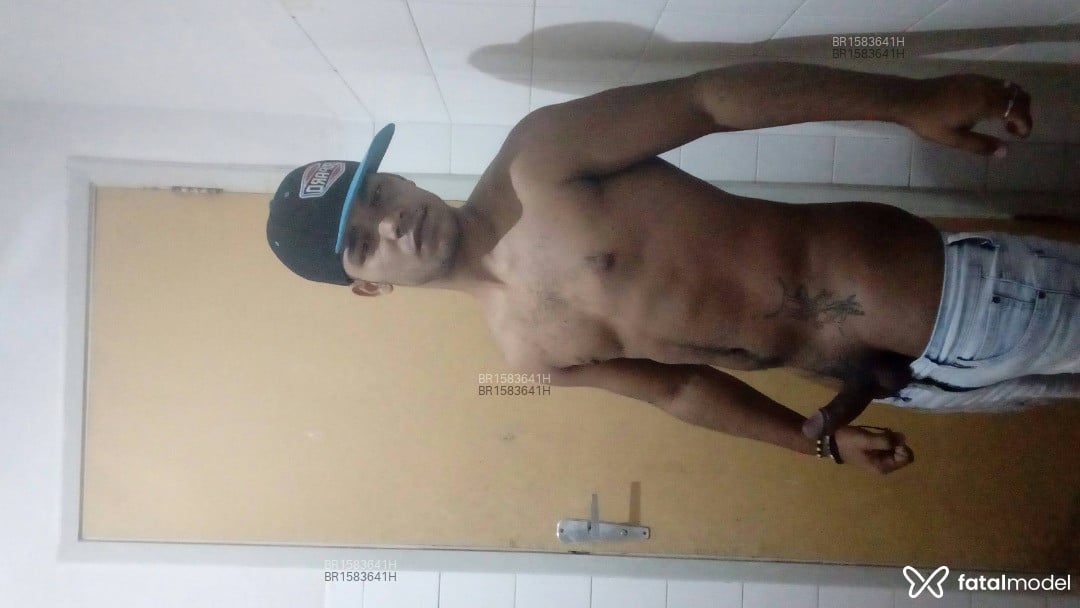 Acompanhante homem com cabelo castanho de olhos castanhos em Campinas - Gustavo Oliveira