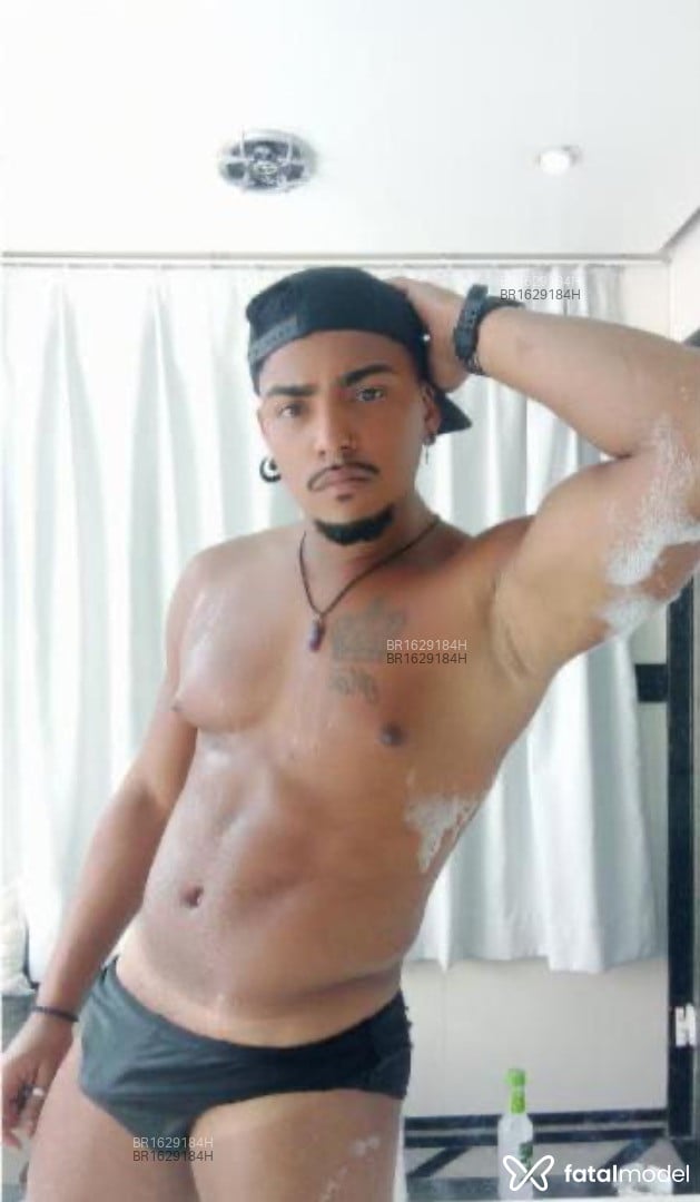 Acompanhante homem morena (o) de olhos castanhos - CAUAN