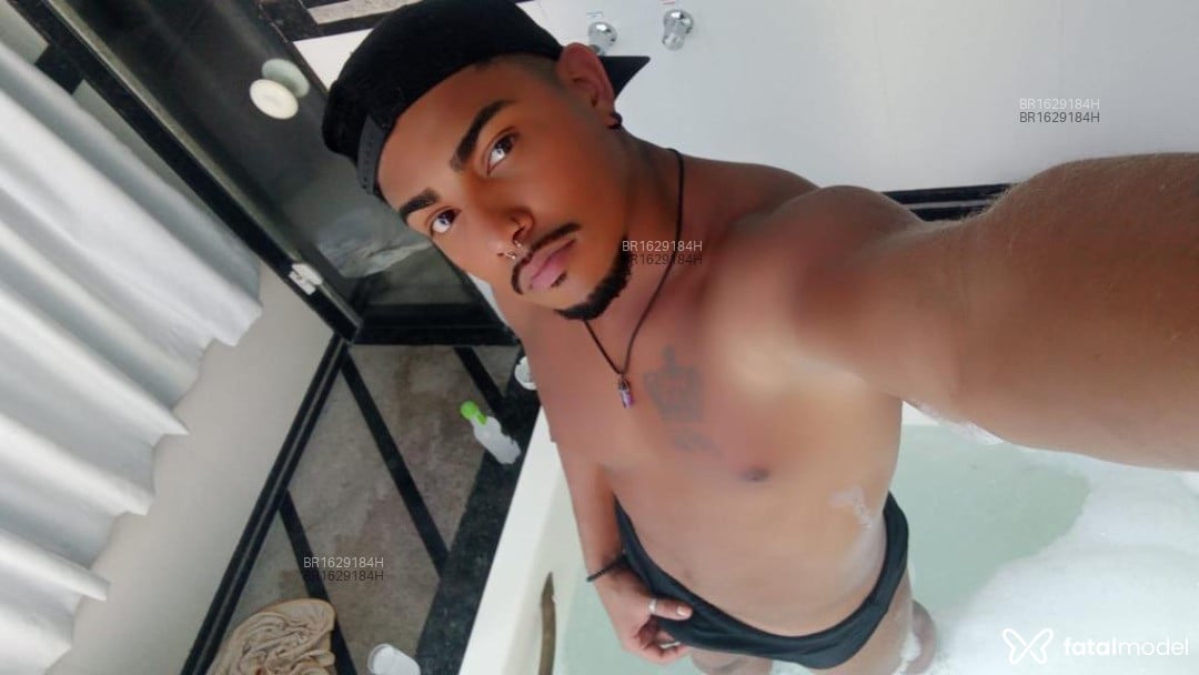 Acompanhante homem morena (o) de olhos castanhos - CAUAN