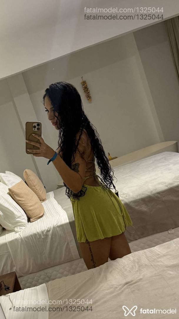 Acompanhante mulher morena (o) de olhos pretos - Safira