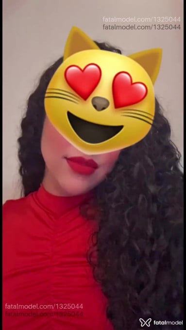 Acompanhante mulher morena (o) de olhos pretos - Safira