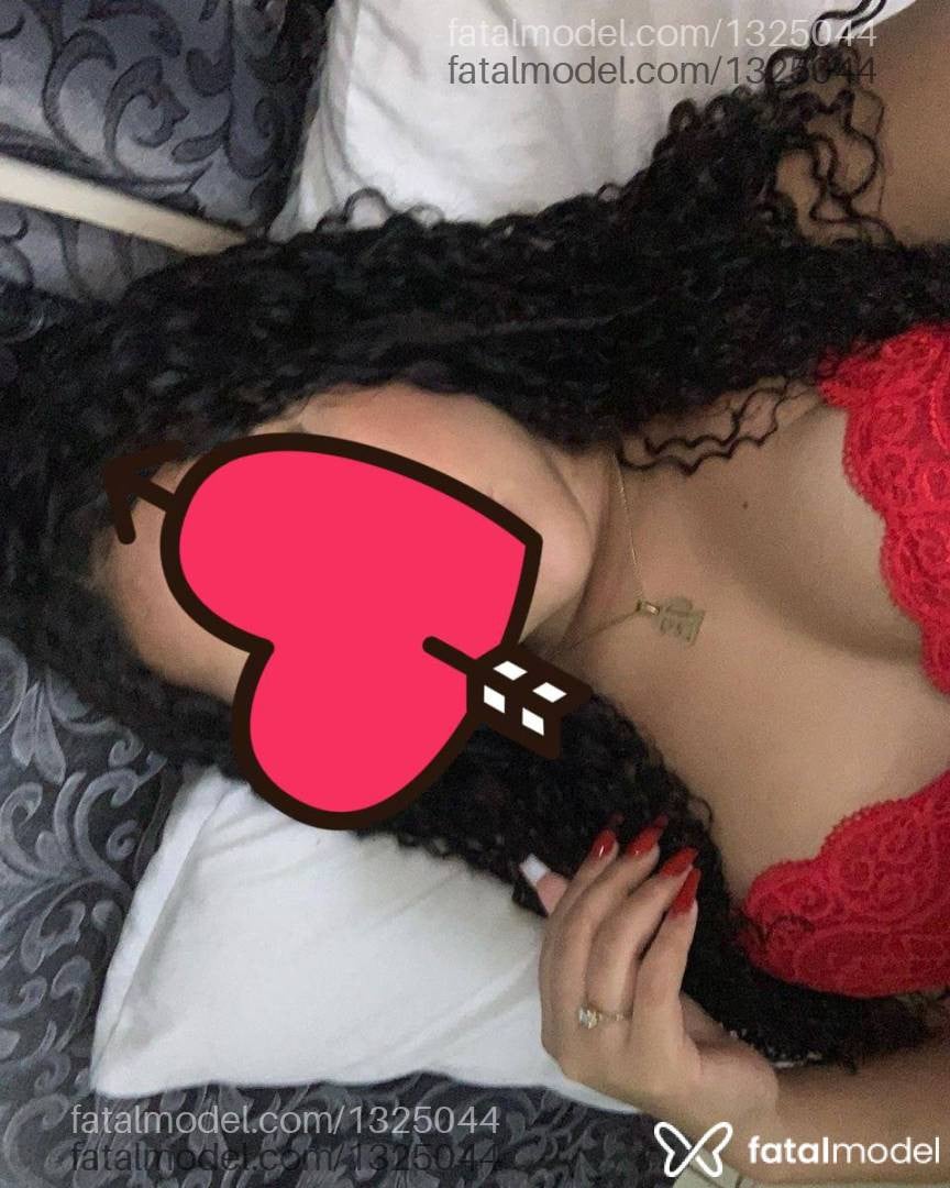 Acompanhante mulher morena (o) de olhos pretos - Safira