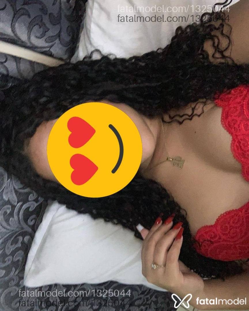Acompanhante mulher morena (o) de olhos pretos - Safira