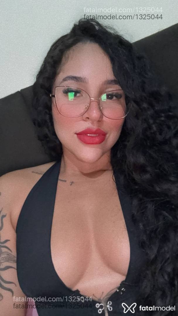 Acompanhante mulher morena (o) de olhos pretos - Safira