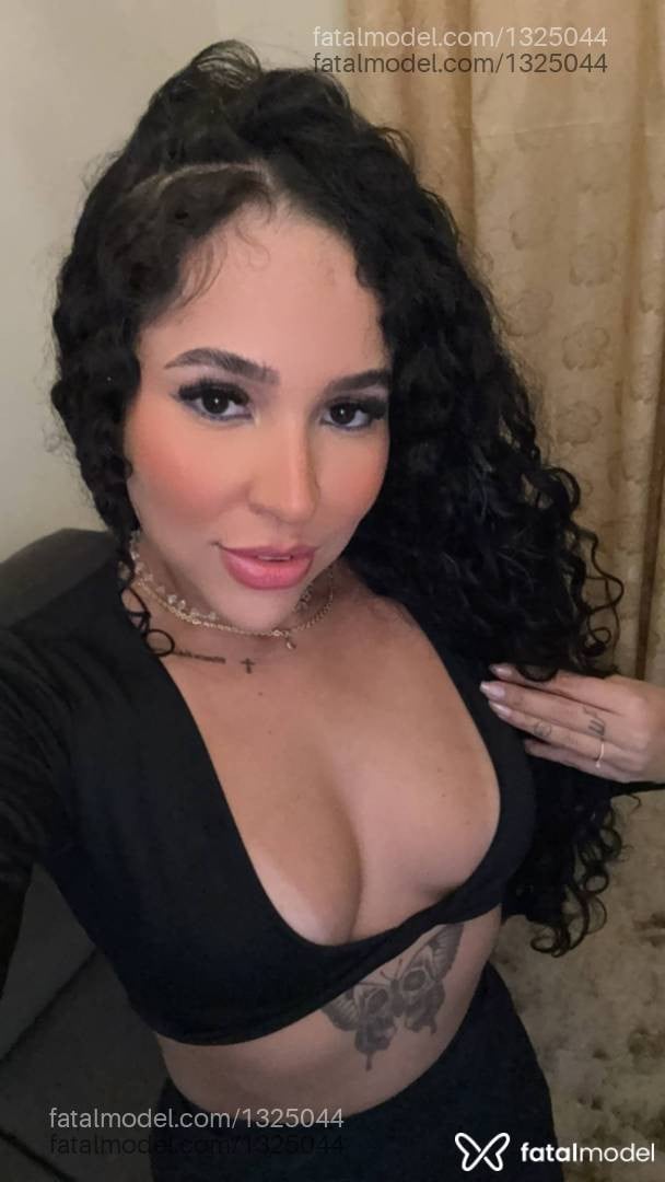 Acompanhante mulher morena (o) de olhos pretos - Safira