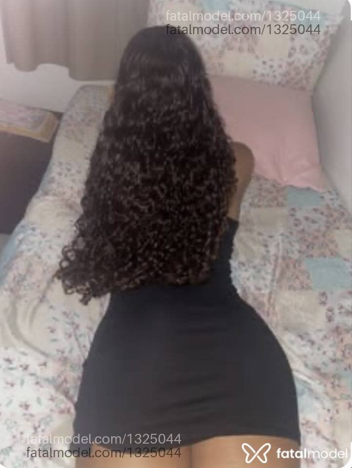 Acompanhante mulher morena (o) de olhos pretos - Safira