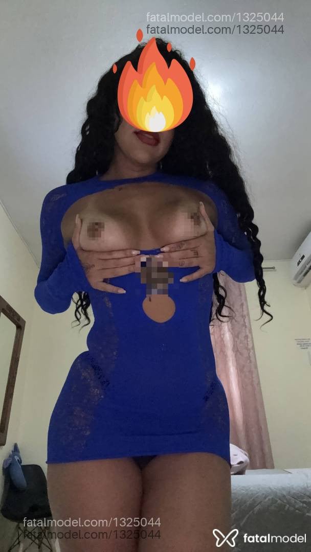 Acompanhante mulher morena (o) de olhos pretos - Valentina