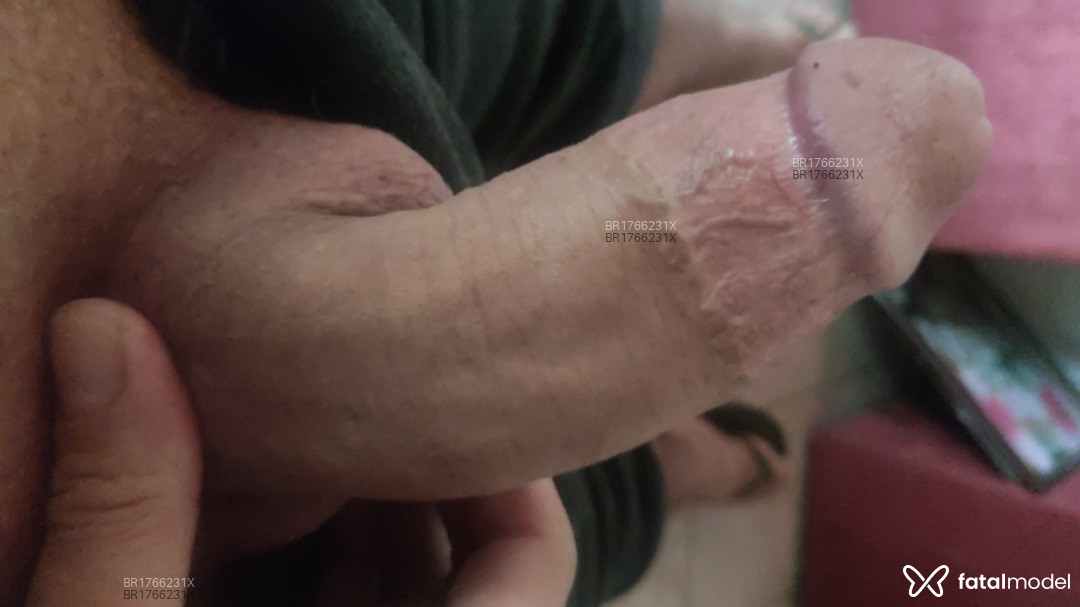 Acompanhante homem morena (o) de olhos castanhos em Maringá - Paulo