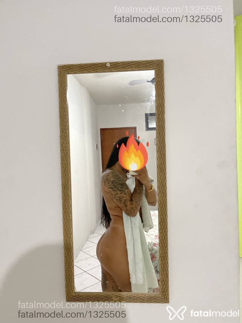 Acompanhante mulher morena (o) de olhos castanhos - Karen Mello