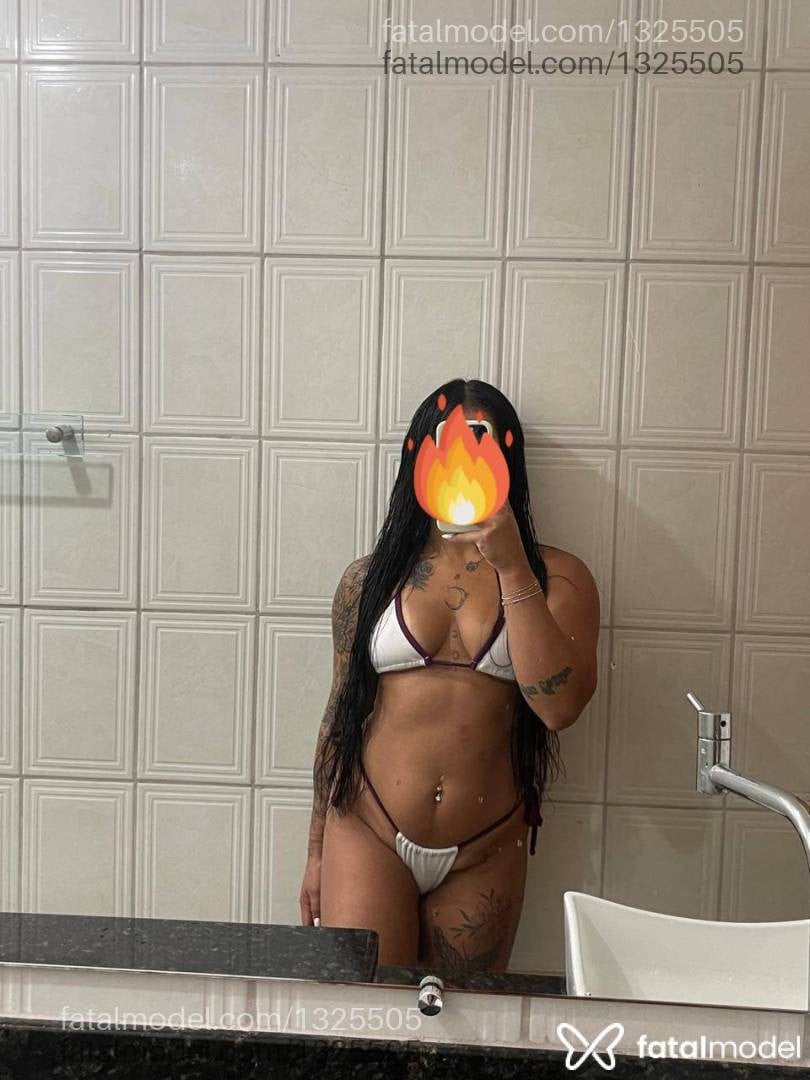 Acompanhante mulher morena (o) de olhos castanhos - Karen Mello