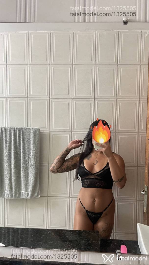 Acompanhante mulher morena (o) de olhos castanhos - Karen Mello