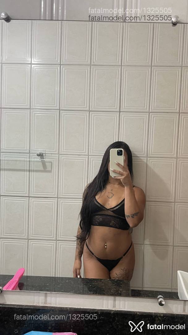 Acompanhante mulher morena (o) de olhos castanhos - Karen Mello